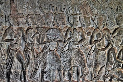 Angkor Wat: Women marching in the procession of King Suryavarman II