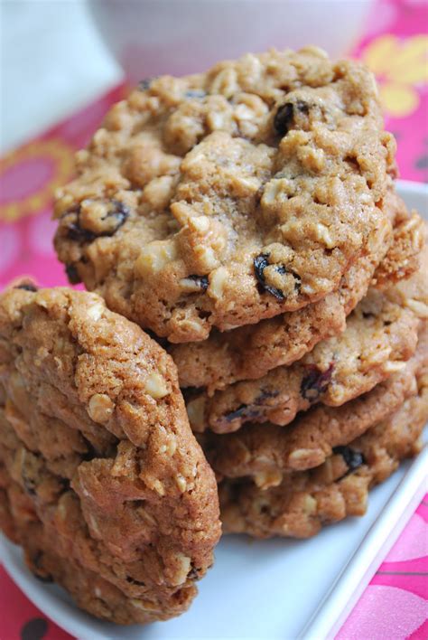 Old-Fashioned Oatmeal Cookies with Raisins and Walnuts