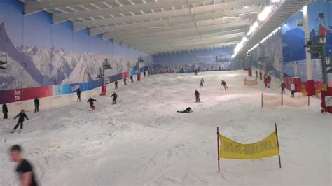 Skiing at Hemel Hempstead Snow Centre - YouTube