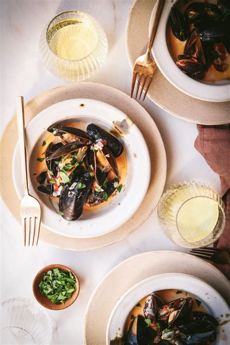 White Wine Mussels Recipe - The Gourmet Bon Vivant