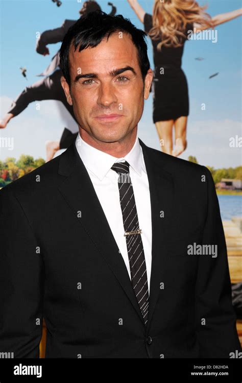 Justin Theroux The 'Wanderlust' world premiere at the Village Theater ...