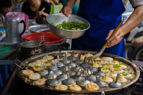 Vietnamese Street Food: 16 Popular Dishes You Will Love - Nomad Paradise