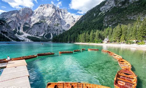 Best Way to Visit Lago di Braies (HELPFUL Tips & Photos) – Earth Trekkers