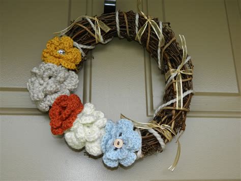 Baby Bloom Crochet: DIY Wreath With Crocheted Flowers