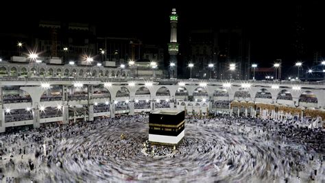 Muslims gather in Saudi Arabia for annual hajj pilgrimage to Mecca