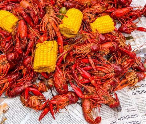 The Best Louisiana Boiled Crawfish - Recipes - Sur Le PlatSur Le Plat