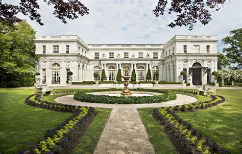 Rosecliff Exterior – The Magazine Antiques