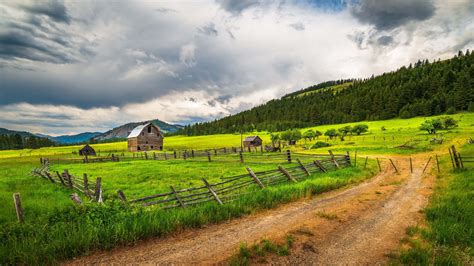 Download Farmland And Farmhouse In The Countryside Wallpaper ...