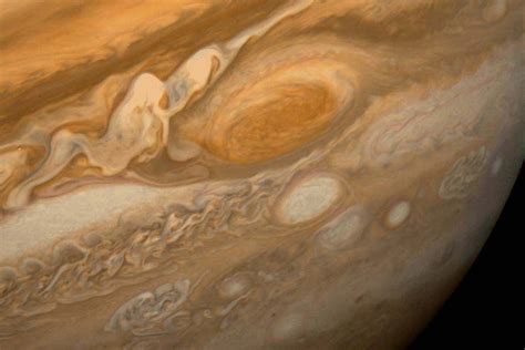 Jupiter's Great Red Spot Is Mysteriously Shrinking In A Dramatic Way ...