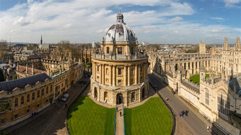 อันดับมหาวิทยาลัย St Andrews ขึ้นเป็นอันดับ 2 แซงหน้า Oxford GoUni