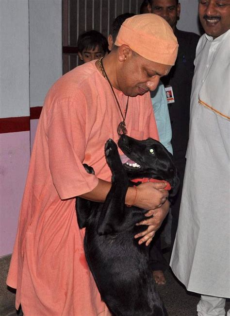 Yogi Adityanath meets with thousands of complainants at Gorakhnath ...