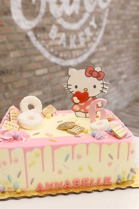 Hello Kitty Birthday Cake