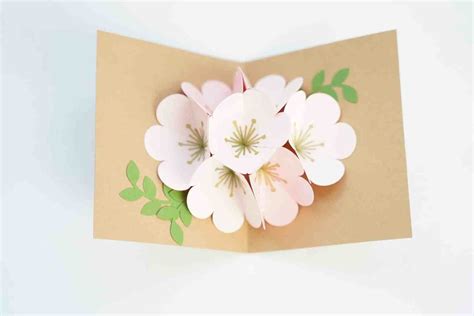 Cricut Pop up Flower Bouquet Card With Free Templates | Pop up flower ...