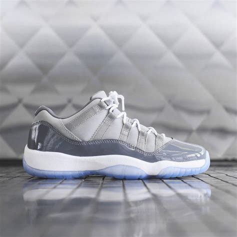 Jordan 11 Retro Low Cool Grey » Petagadget