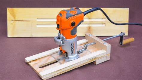 Adjustable Fluting Jig - Mini Router Jig | Woodworking wood, Woodworking techniques, Cool ...