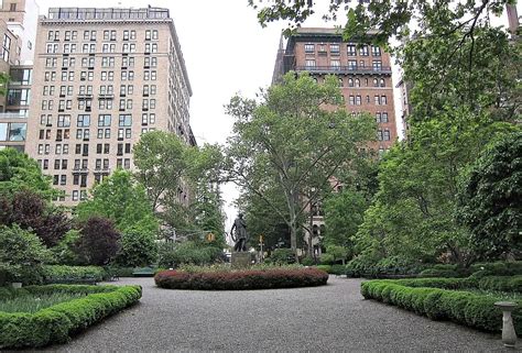 Gramercy Park will open to the public on Christmas Eve for one hour | 6sqft