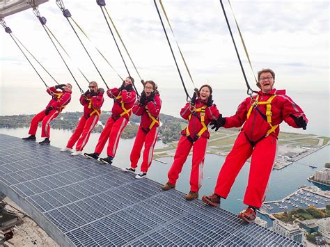 Der EdgeWalk auf dem CN Tower in Toronto