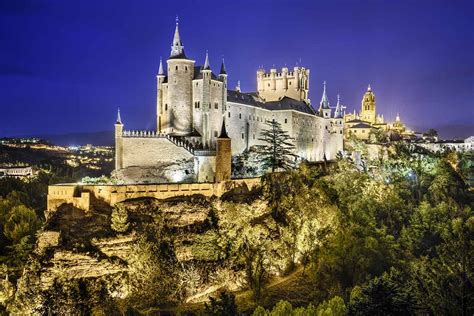 30 Famous Landmarks in Spain You Need To Visit in 2024