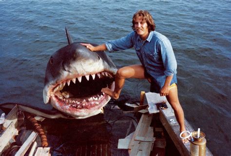 Behind the scenes of Jaws | Behind the scenes, Scene photo, Spielberg