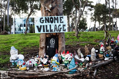 places to go mamma knows west gnome village, keilor