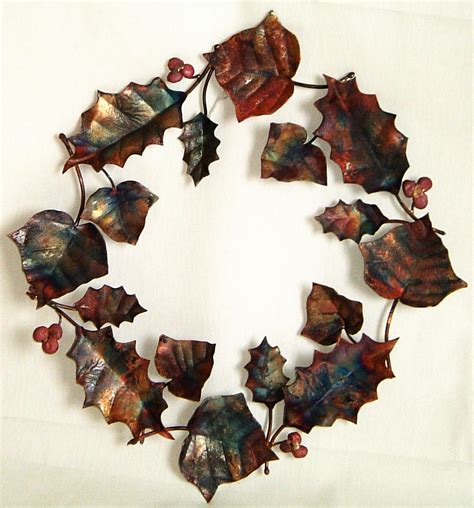 Emily Stone Copper Christmas Holly & Ivy Wreath Sculpture – Copper ...