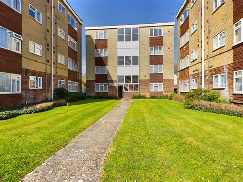 1 Bedroom Property For Sale in Portsmouth - £115,000