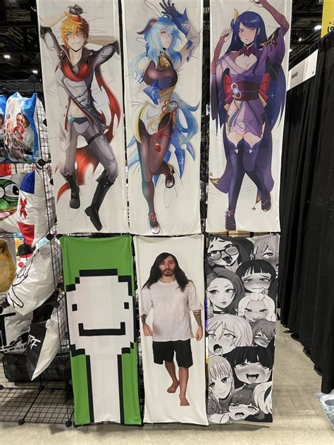 C2E2 comic expo in Chicago. Charlie body pillow cases. : r/moistcr1tikal