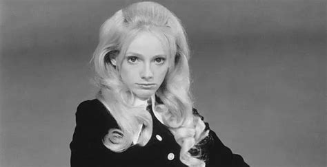 Sondra Locke - Film & Theater Personalities, Facts, Childhood - Sondra Locke Biography