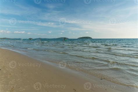 Sunset beach view 10936382 Stock Photo at Vecteezy