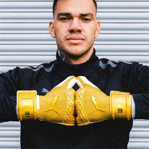 Puma Goalkeeper Gloves Future Z Ederson Golden Glove Sondermodell