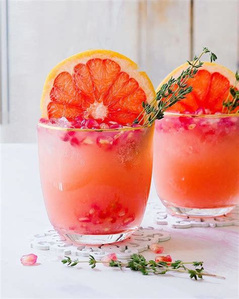 vodka, grapefruit juice, pomegranate and thyme | Grapefruit vodka ...