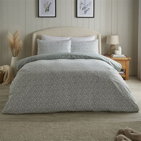 Silentnight Set of 2 Duvet Sets - Dots | Silentnight