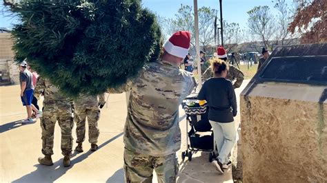 Fort Cavazos family gets free Christmas tree ahead of deployment