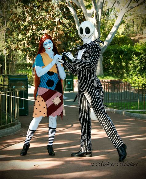 Jack Skellington and Sally in Disneyland - PassPorter Photos | Disneyland halloween, Sally ...