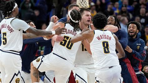 Nuggets vs. Warriors: Nikola Jokić hits game-winning shot | CTV News