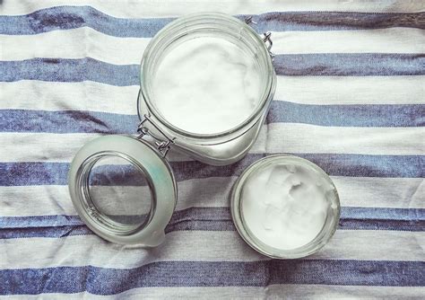 How to Whiten Your Teeth With Coconut Oil? - Healthrow.net