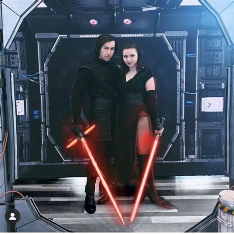 Dark rey / empress palpatine with kylo ren at comic con. Reylo cosplay ...