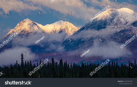 Alaska range Images, Stock Photos & Vectors | Shutterstock