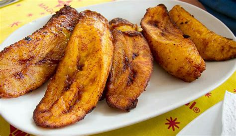 Pin by Bıℓmαгıs on Pᴜᴇʀᴛᴏ Rιᴄᴀɴ Fᴏᴏᴅ♡ | Plantain recipes, Caribbean recipes, Plantains fried