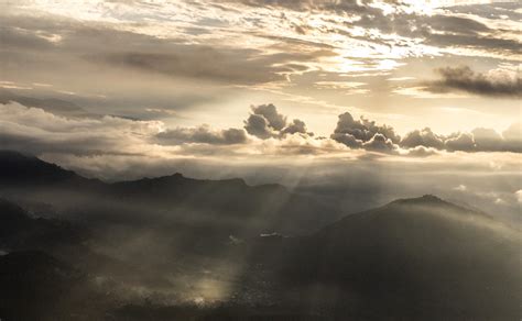 Pokhara Sunrise | Luke Freeman | Flickr