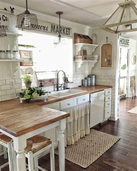 35 Best Farmhouse Kitchen Cabinet Ideas and Designs for 2021