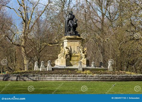 Joost Van Den Vondel Statue at the Vondelpark in Amsterdam. Editorial Image - Image of winter ...