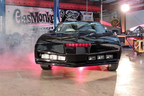 Knight Rider KITT Car Replica | Fast N' Loud | Discovery