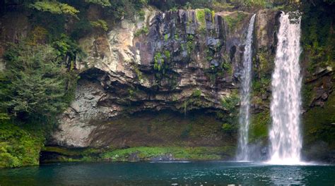 Cheonjiyeon Waterfall - Seogwipo Attraction | Expedia.com.au