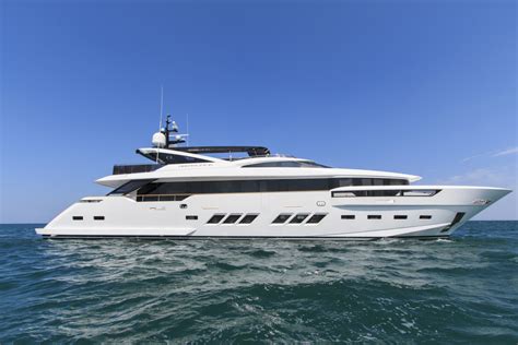 Luxury motor yacht Dreamline 34m by DL Yachts — Yacht Charter & Superyacht News