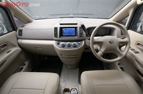 Seken Keren: Interior Nissan Serena C24 Berwarna Cerah, Bagian Ini ...