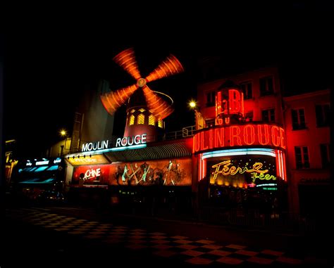 Nightlife in Paris: spectacular French cabarets