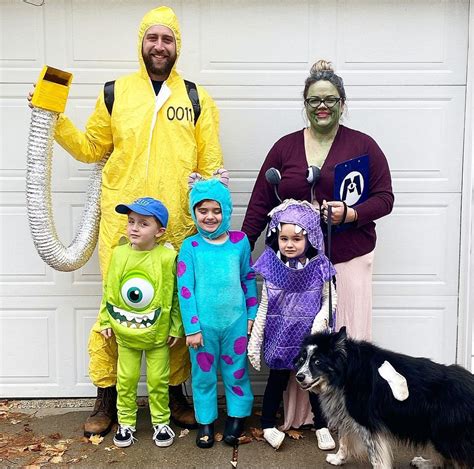 35+ *Cutest* Disney Family Halloween Costumes - 2023