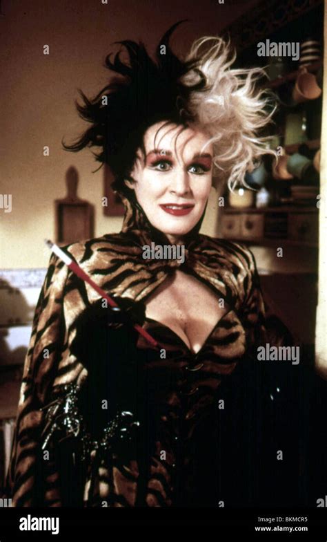 101 DALMATIANS (1996) GLENN CLOSE 101D 038 Stock Photo - Alamy