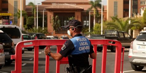 Canary Islands hotel with 1,000 tourists placed on lockdown following suspected coronavirus case ...